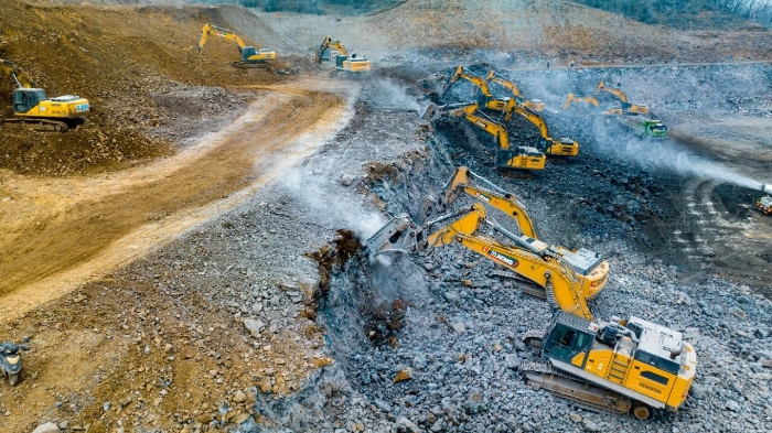 徐工金打出組合拳，硬巖場平施工效率倍增