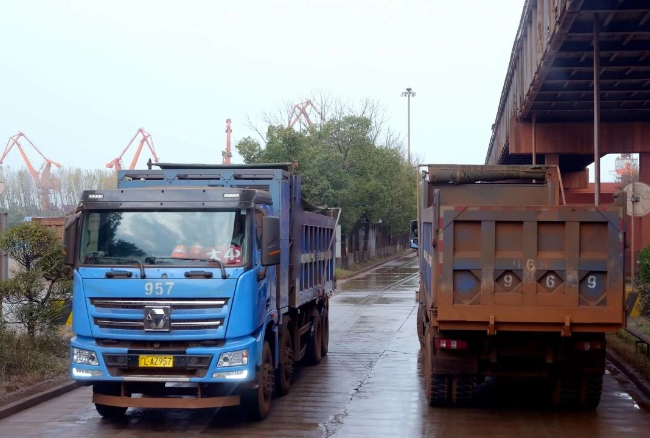 大港煥新！徐工新能源自卸車助力港口物流綠色轉(zhuǎn)型