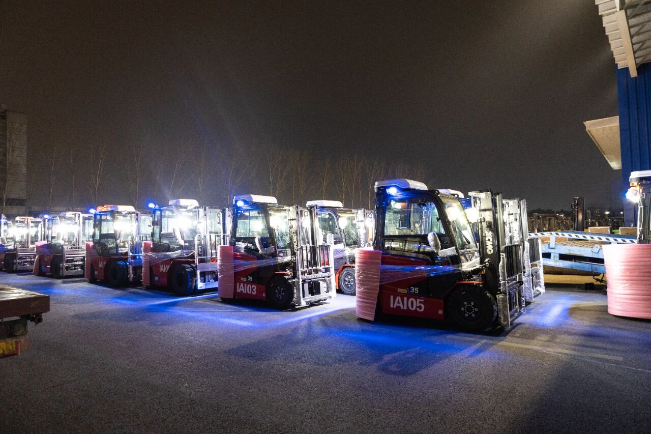 徐工高端定制叉車，場景化方案精準(zhǔn)適配印尼