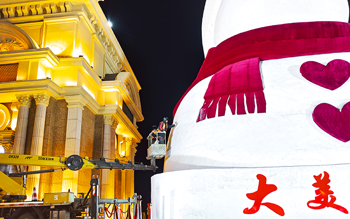 刷爆朋友圈的哈爾濱大雪寶，“空中造型師”是徐工高空作業(yè)車！