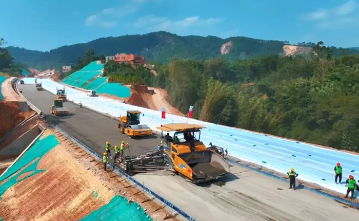 壓實跳出“憑經(jīng)驗”，智能技術來 “把關”