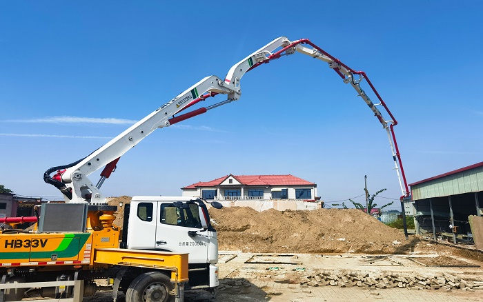 鐵臂擎筑新鄉(xiāng)村！徐工泵車“一臂到位”賦能滄州農(nóng)居煥新程