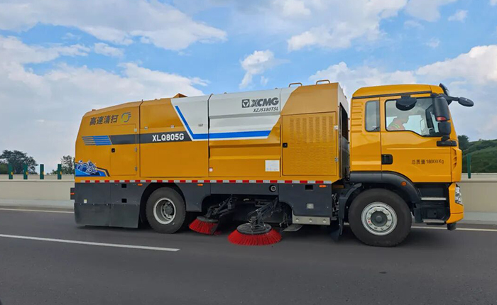 馭風前行，凈在掌握！徐工高速清掃車太佳高速顯實力！