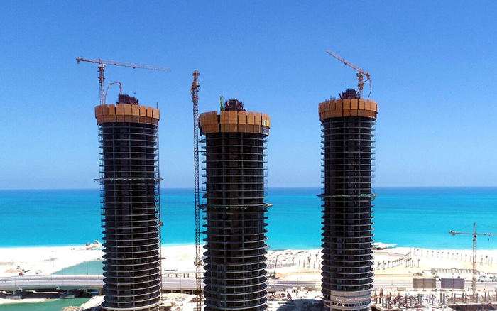 地中海岸，徐工塔機(jī)成群矗立！這畫面絕美～