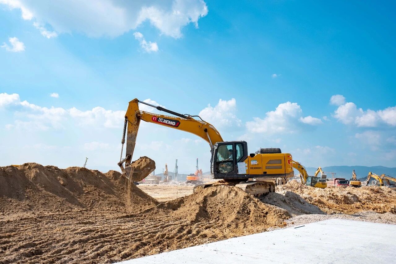 十個(gè)月，一座廠！徐工實(shí)力護(hù)航“超級(jí)電池工廠”